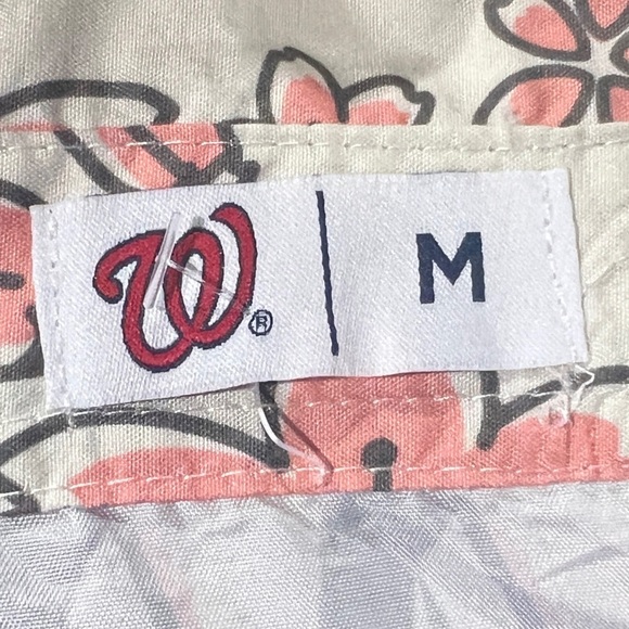 Washington Nationals Hawaiian Floral Button Down Shirt MLB Baseball - Picture 4 of 4